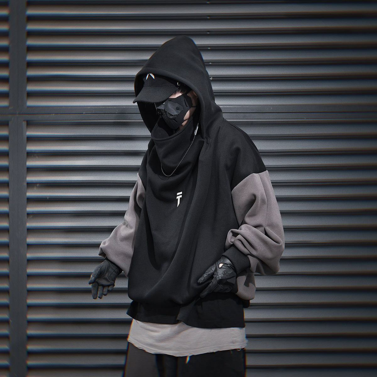HiH51 T-Tech Hoodie – Black