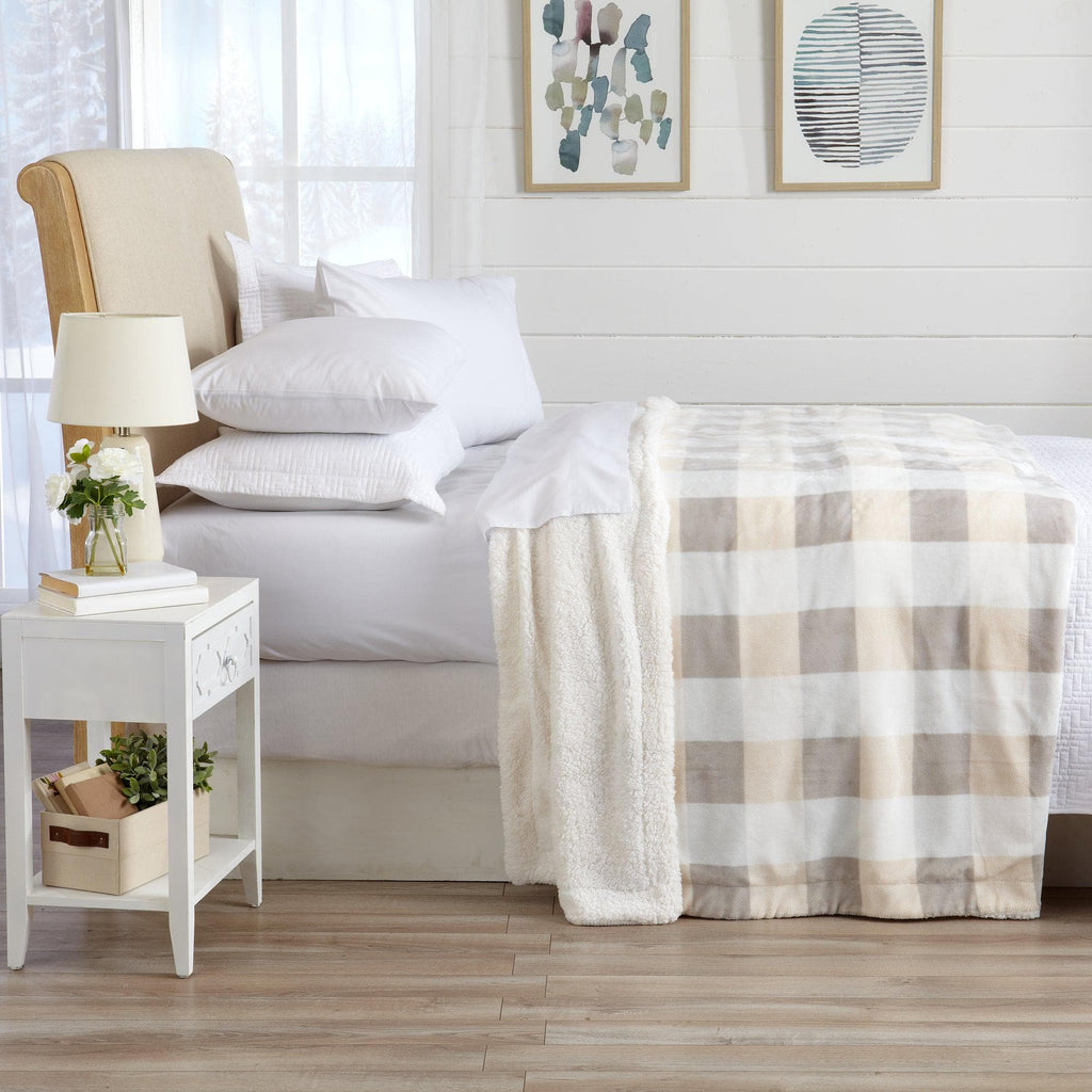 Great Bay Home Kinsley Velvet Plush & Sherpa Blanket