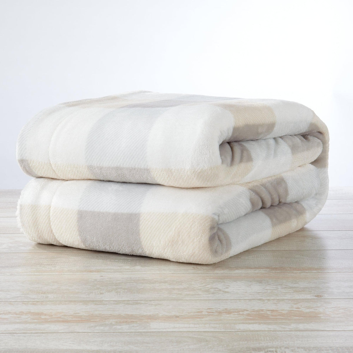Great Bay Home Kinsley Velvet Plush & Sherpa Blanket