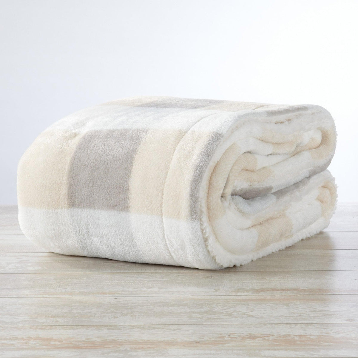 Great Bay Home Kinsley Velvet Plush & Sherpa Blanket