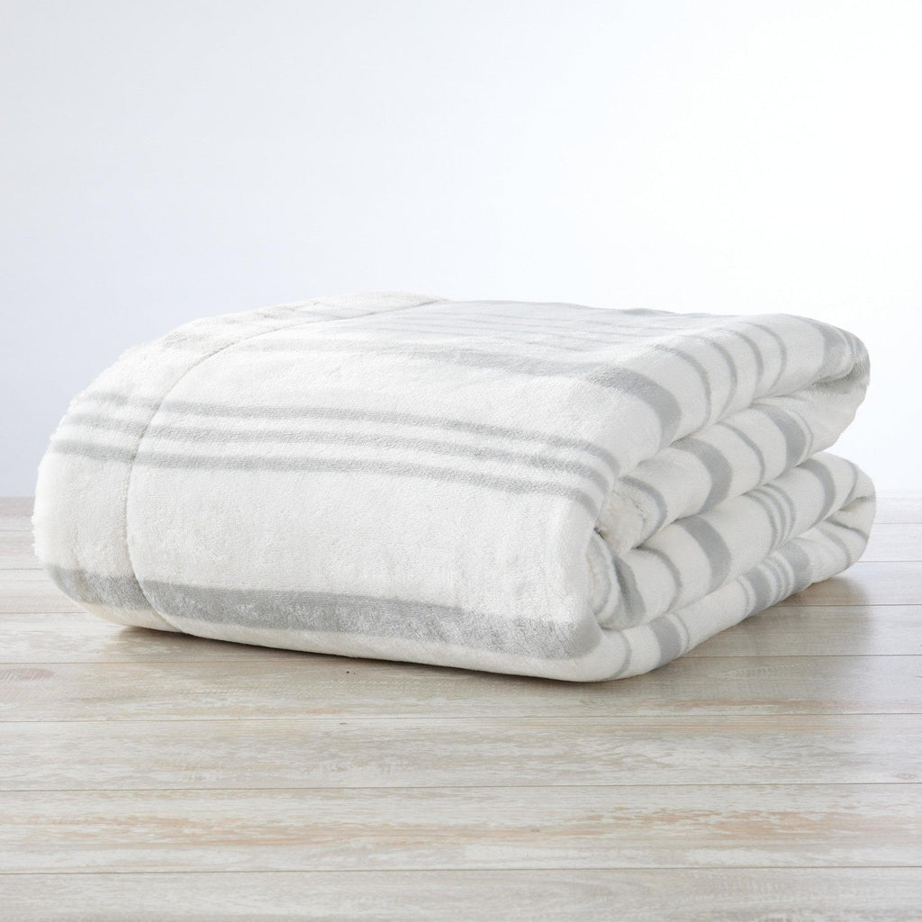 Great Bay Home Kinsley Velvet Plush & Sherpa Blanket