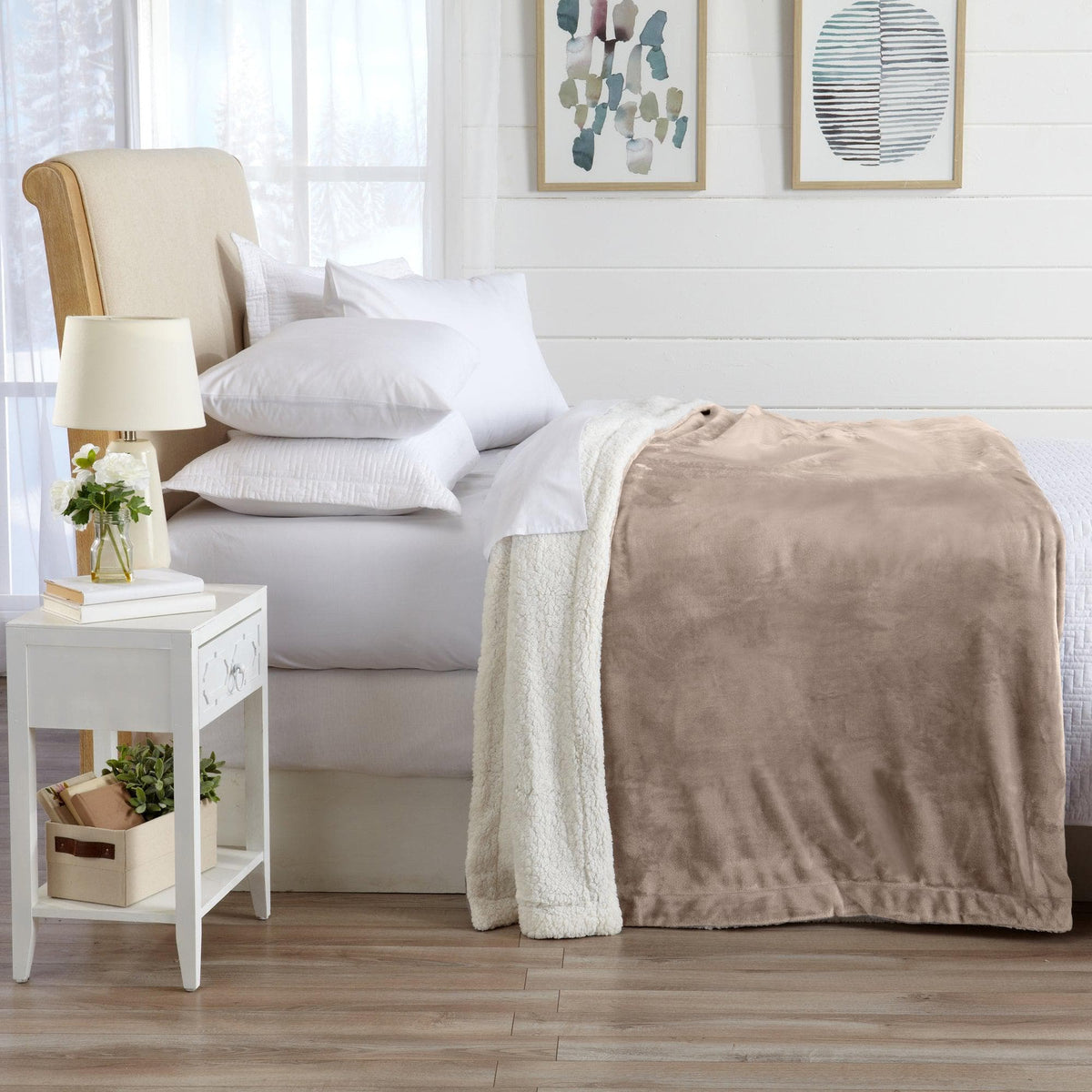 Great Bay Home Kinsley Velvet Plush & Sherpa Blanket