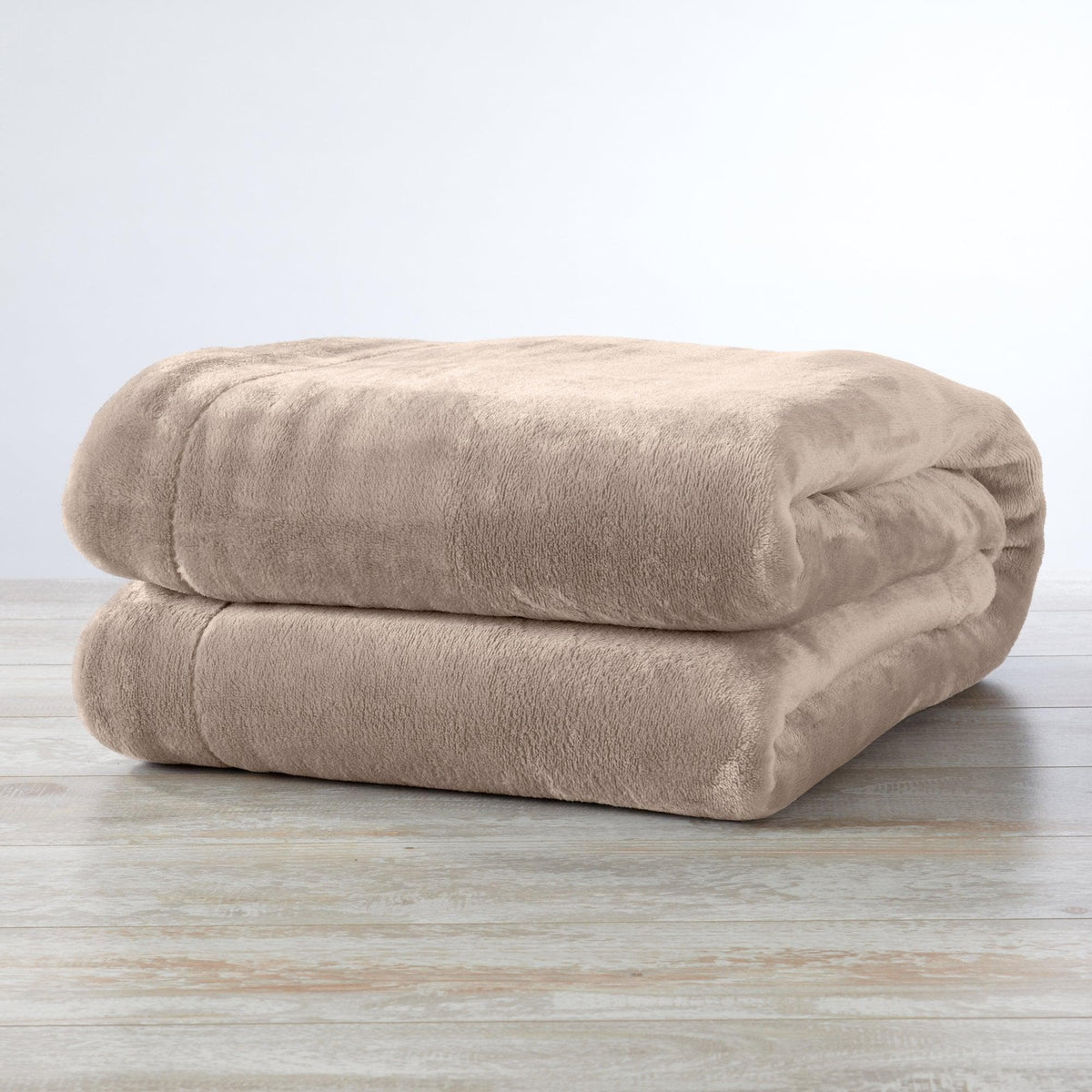Great Bay Home Kinsley Velvet Plush & Sherpa Blanket