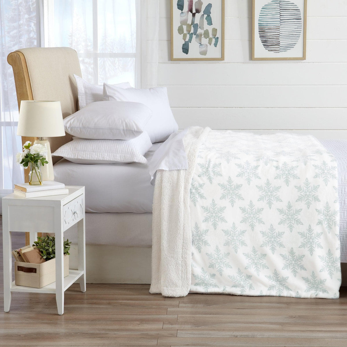 Great Bay Home Kinsley Velvet Plush & Sherpa Blanket