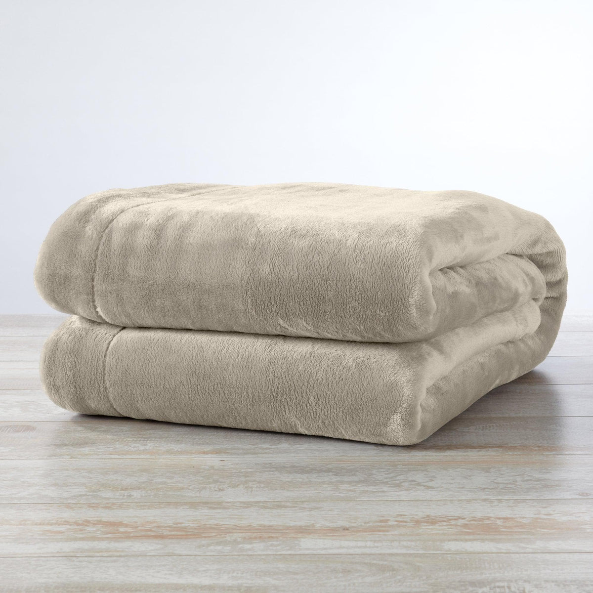 Great Bay Home Kinsley Velvet Plush & Sherpa Blanket