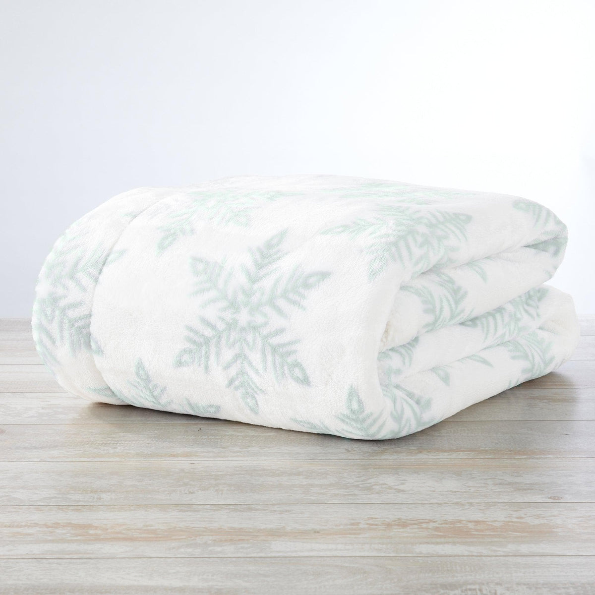 Great Bay Home Kinsley Velvet Plush & Sherpa Blanket
