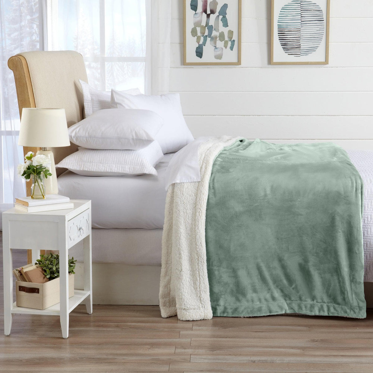 Great Bay Home Kinsley Velvet Plush & Sherpa Blanket