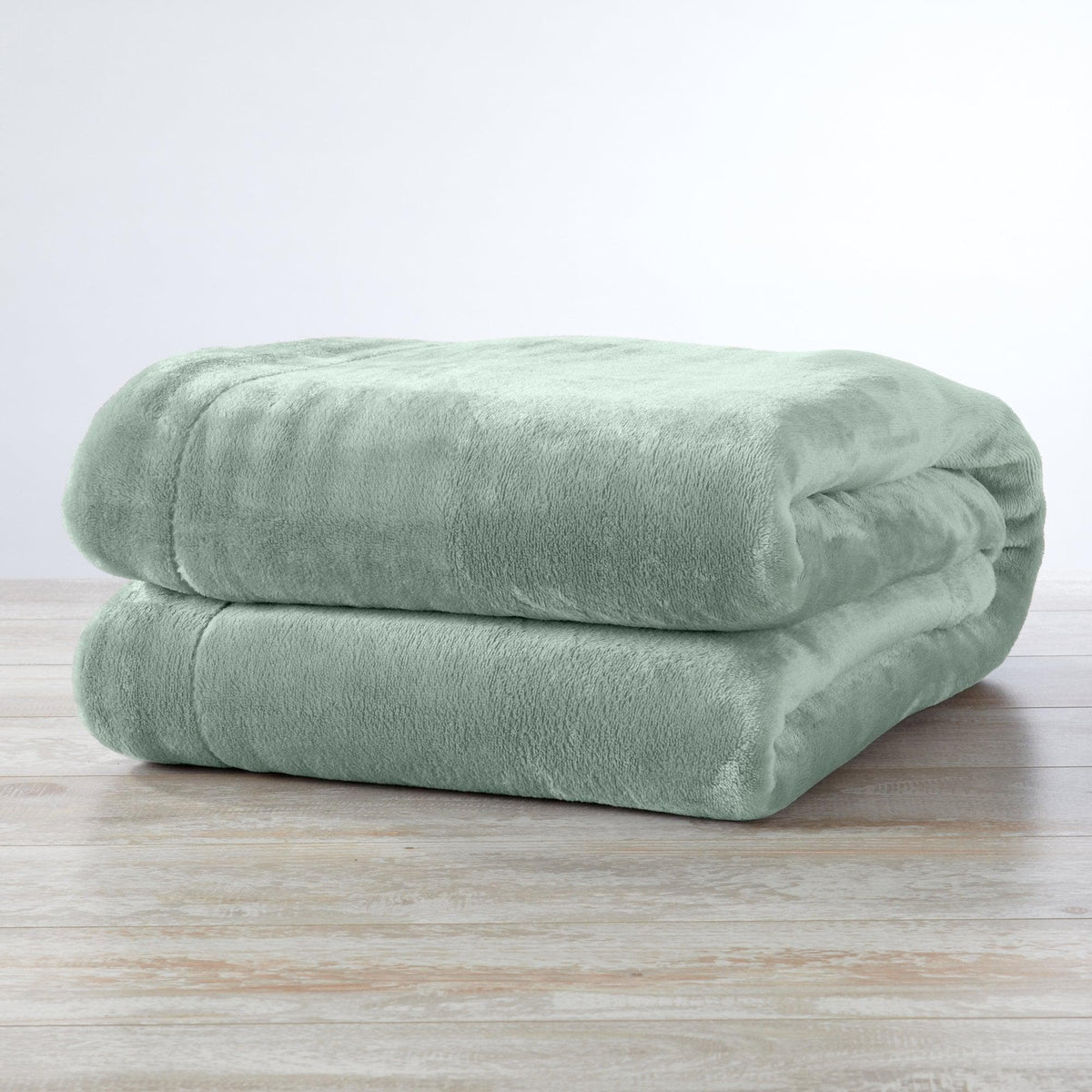 Great Bay Home Kinsley Velvet Plush & Sherpa Blanket