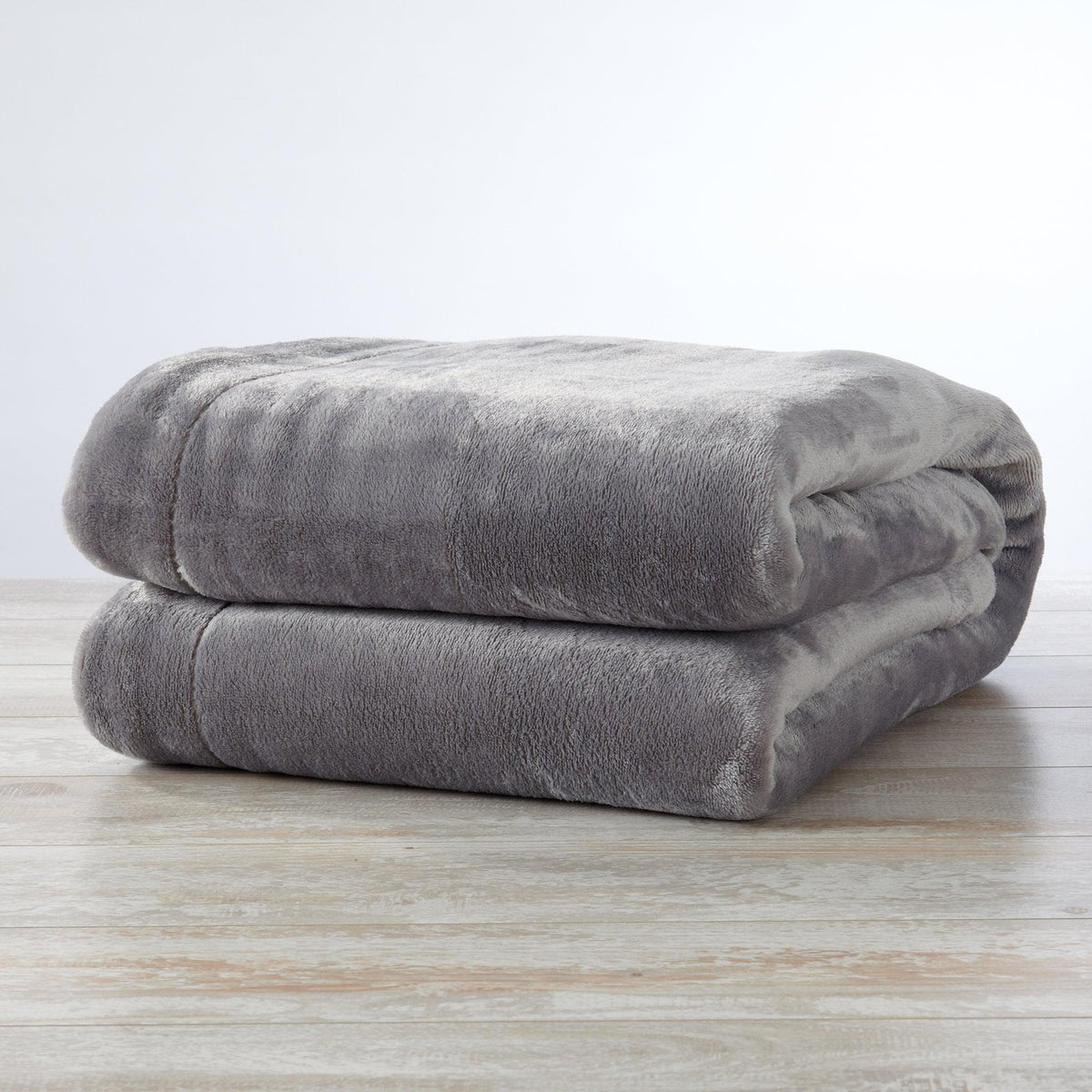 Great Bay Home Kinsley Velvet Plush & Sherpa Blanket
