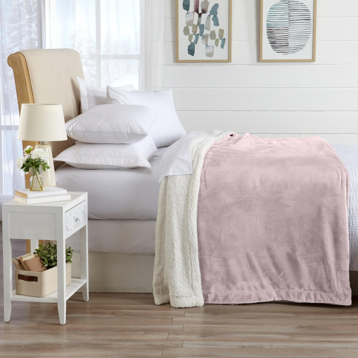 Great Bay Home Kinsley Velvet Plush & Sherpa Blanket