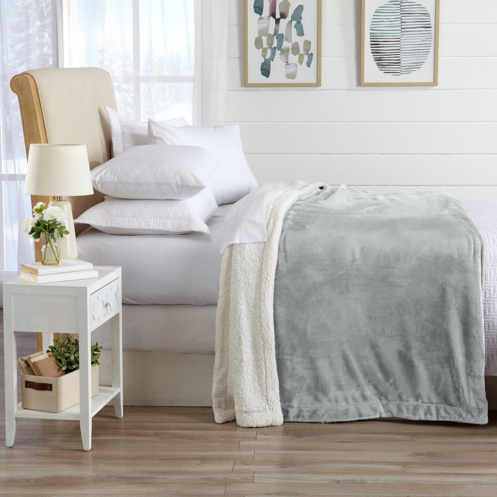 Great Bay Home Kinsley Velvet Plush & Sherpa Blanket