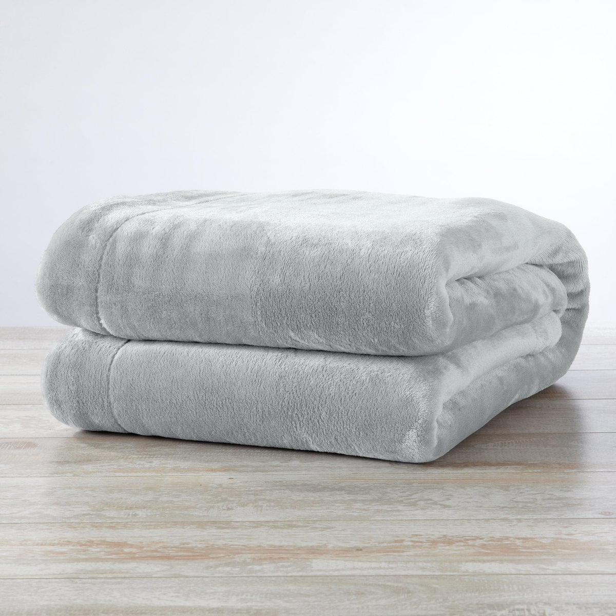 Great Bay Home Kinsley Velvet Plush & Sherpa Blanket