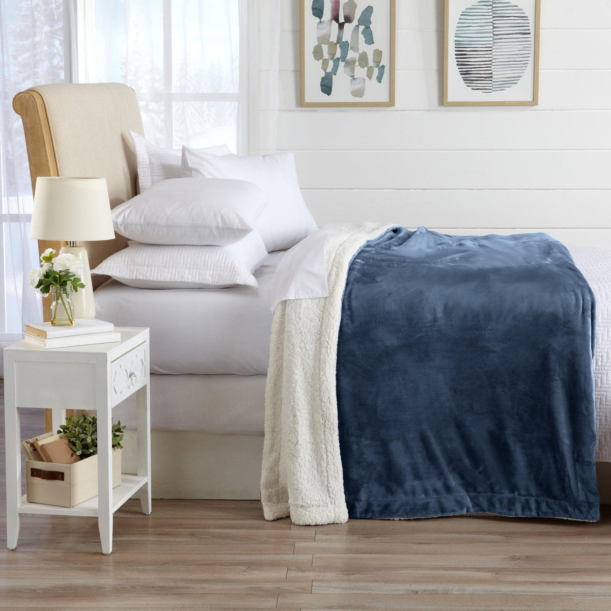 Great Bay Home Kinsley Velvet Plush & Sherpa Blanket