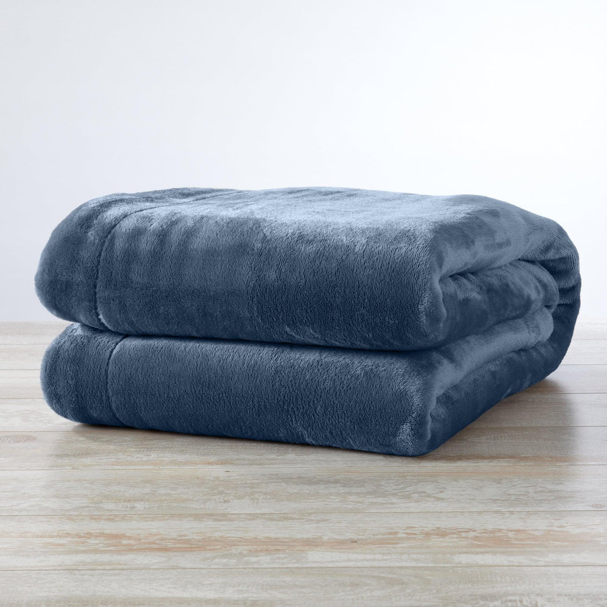 Great Bay Home Kinsley Velvet Plush & Sherpa Blanket