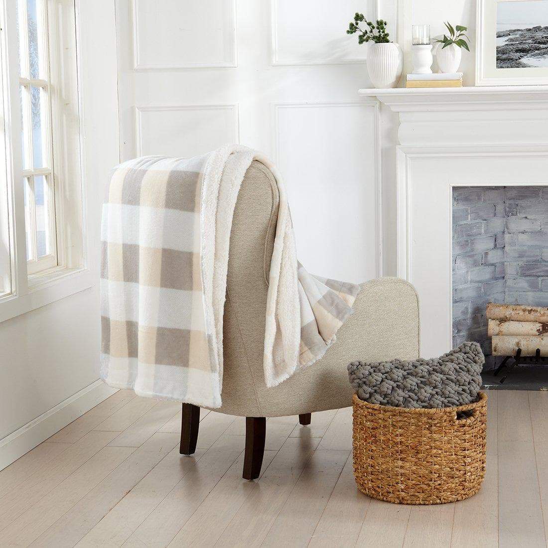Great Bay Home Kinsley Velvet Plush & Sherpa Blanket