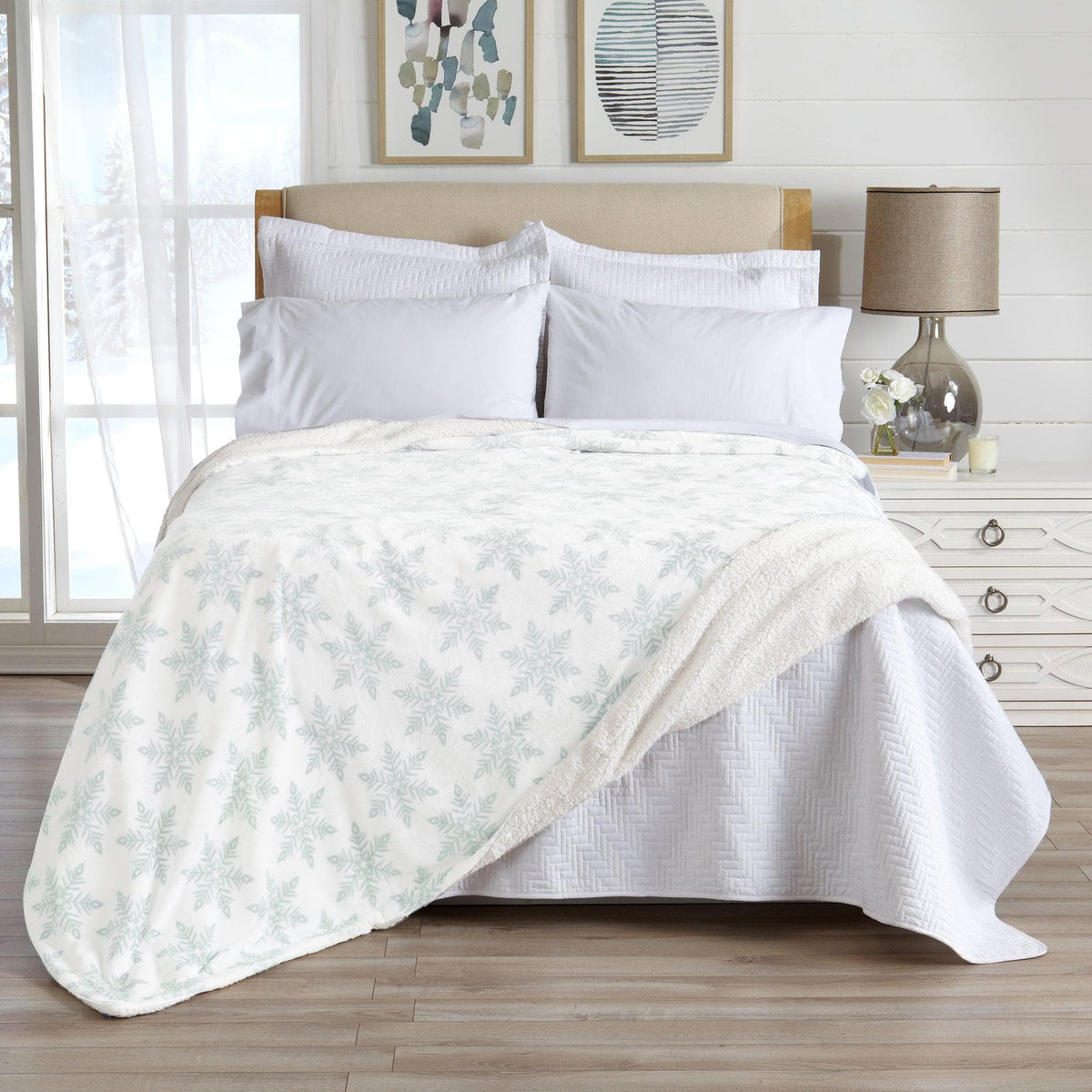 Great Bay Home Kinsley Velvet Plush & Sherpa Blanket