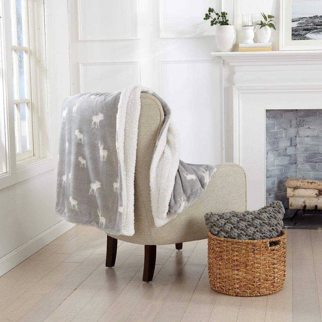 Great Bay Home Kinsley Velvet Plush & Sherpa Blanket