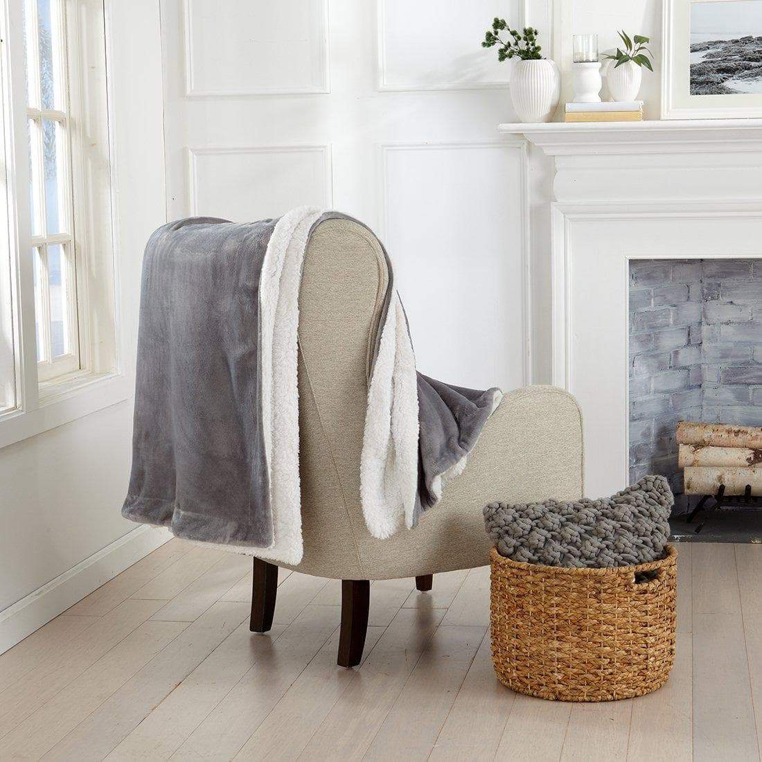 Great Bay Home Kinsley Velvet Plush & Sherpa Blanket