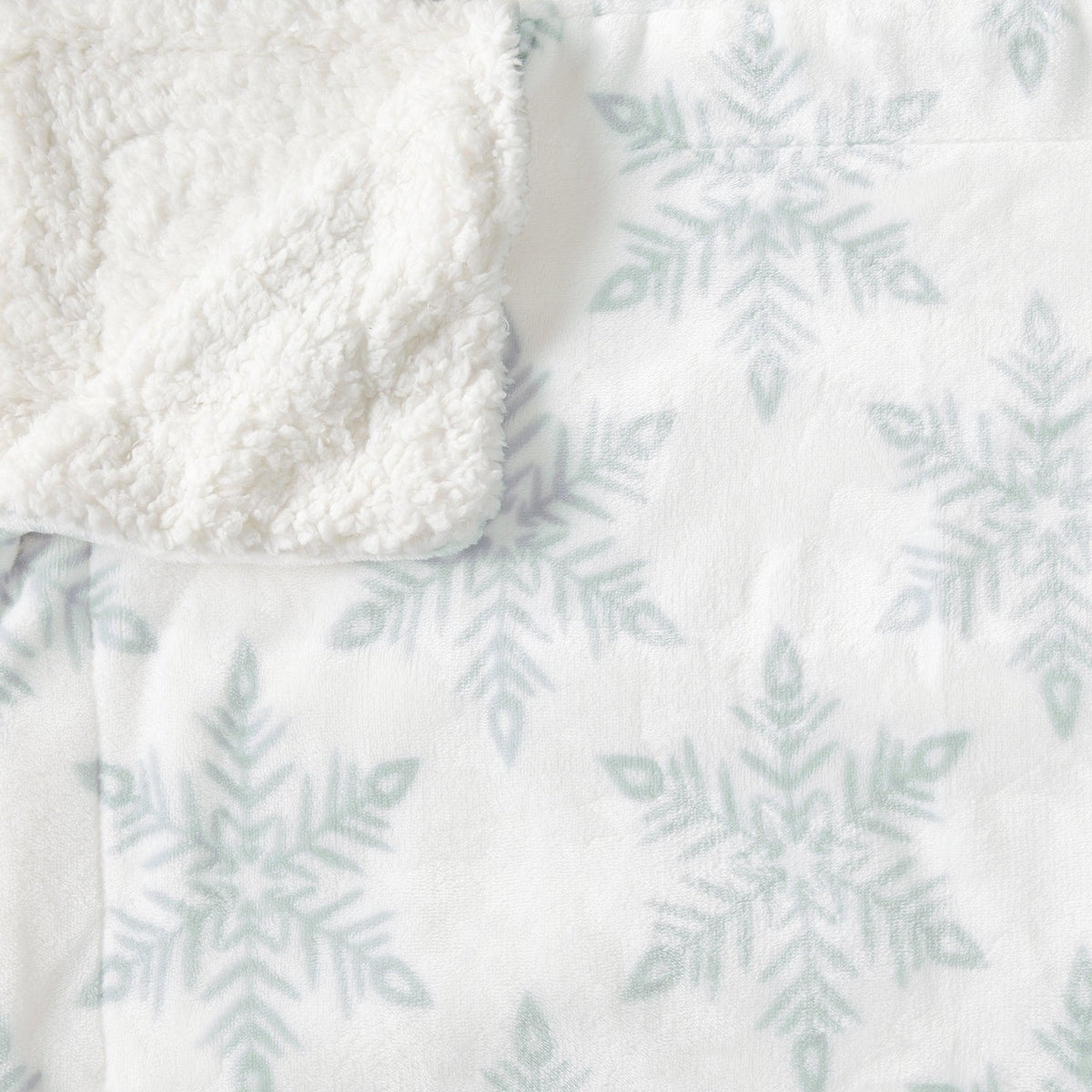 Great Bay Home Kinsley Velvet Plush & Sherpa Blanket