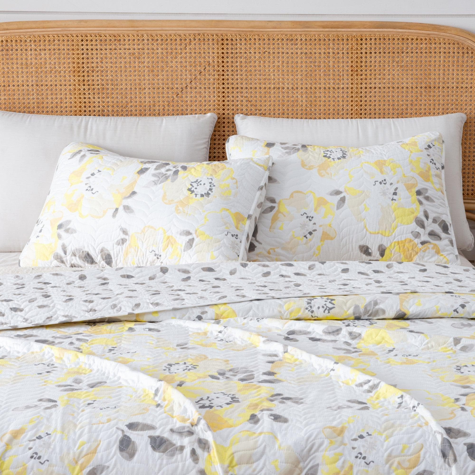Floral Quilt Set - Helene Collection