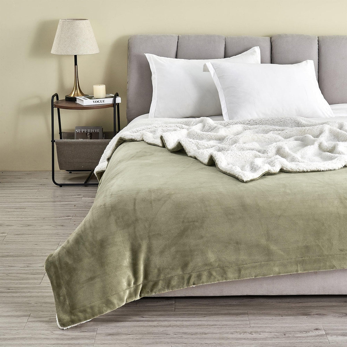 Great Bay Home Kinsley Velvet Plush & Sherpa Blanket