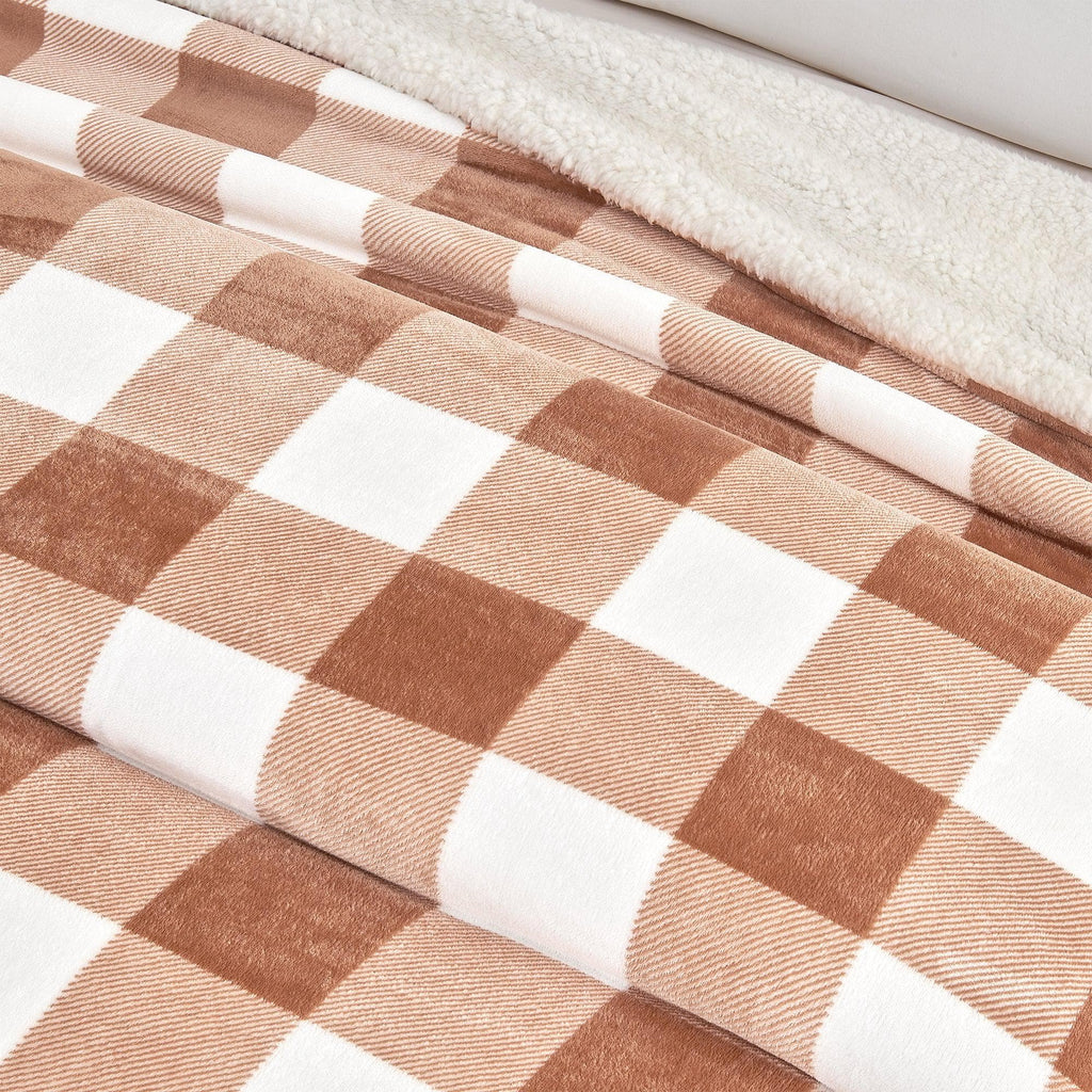 Great Bay Home Kinsley Velvet Plush & Sherpa Blanket