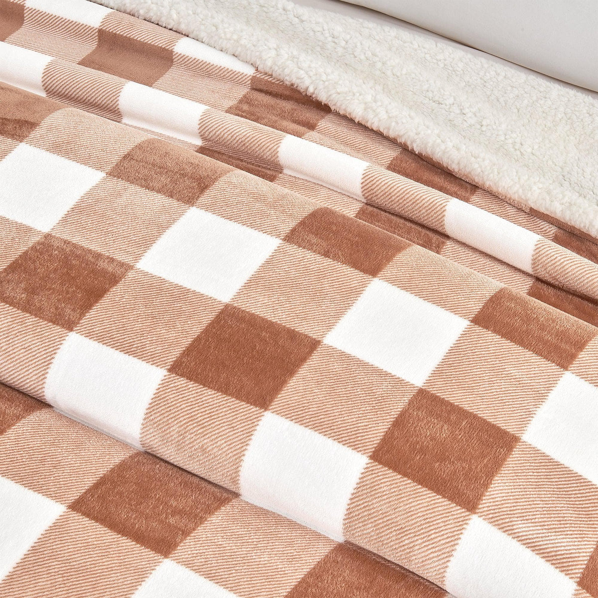 Great Bay Home Kinsley Velvet Plush & Sherpa Blanket