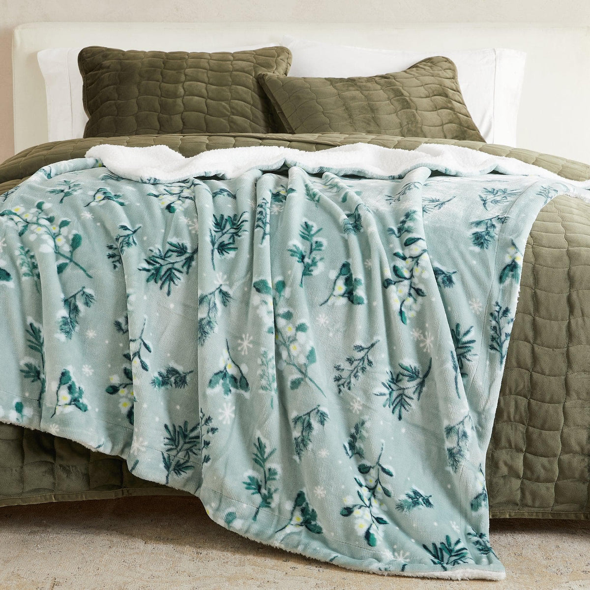 Great Bay Home Kinsley Velvet Plush & Sherpa Blanket