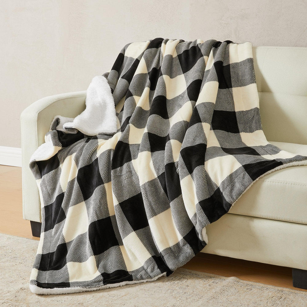 Great Bay Home Kinsley Velvet Plush & Sherpa Blanket